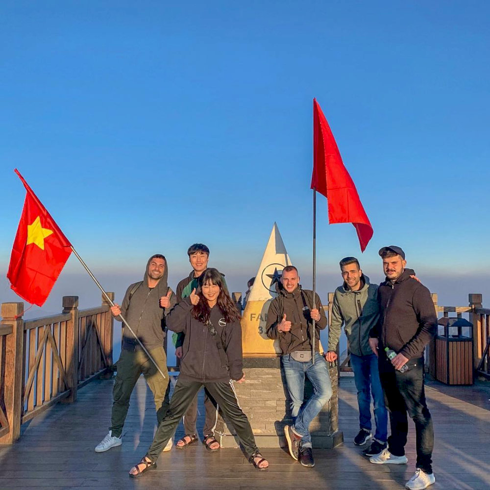Hãy mặc ấm khi lên đỉnh Fansipan